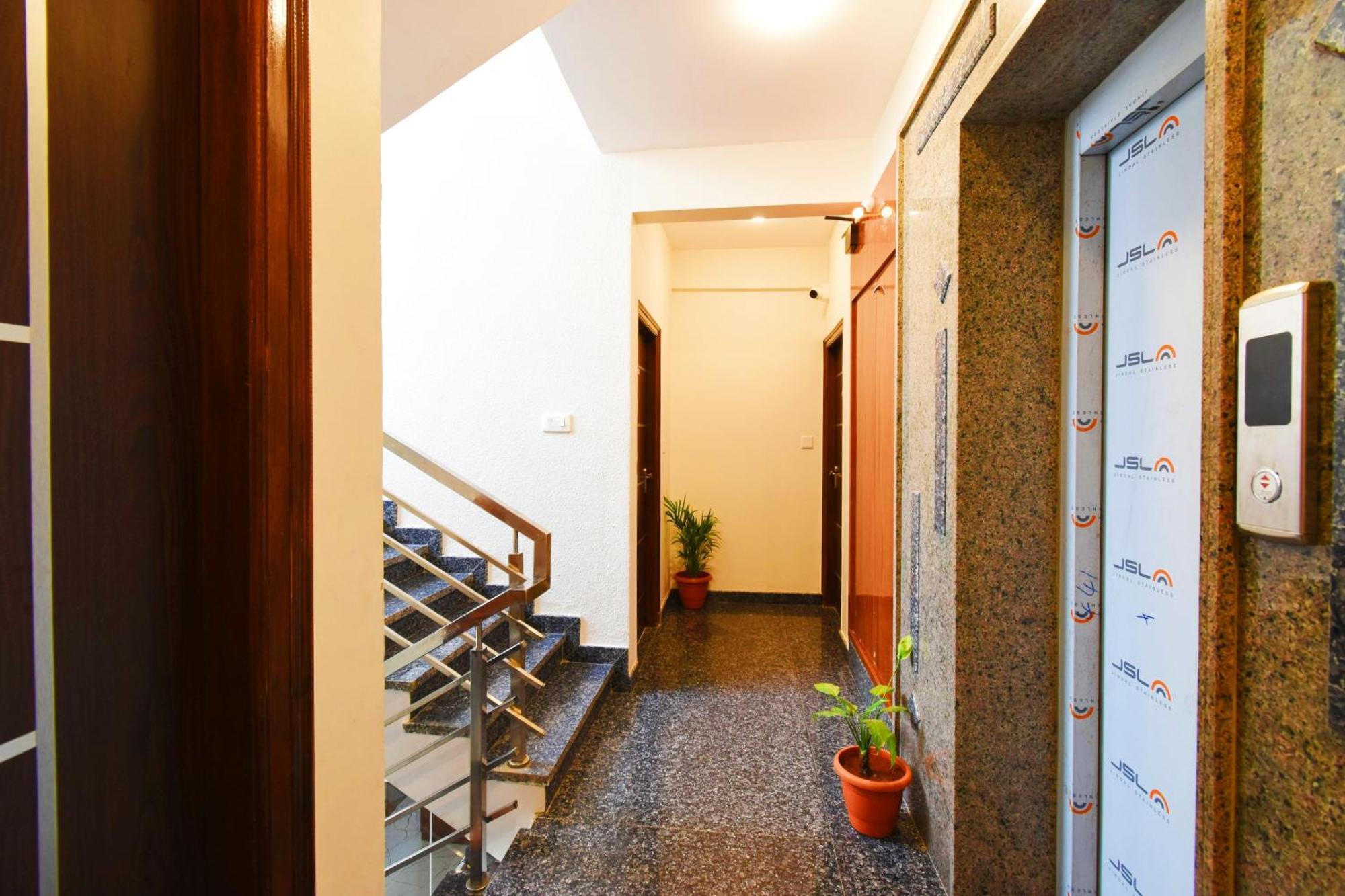 Keerthis Royal Suites - Near International Airport Terminal 1 And 2 Yelahanka Экстерьер фото