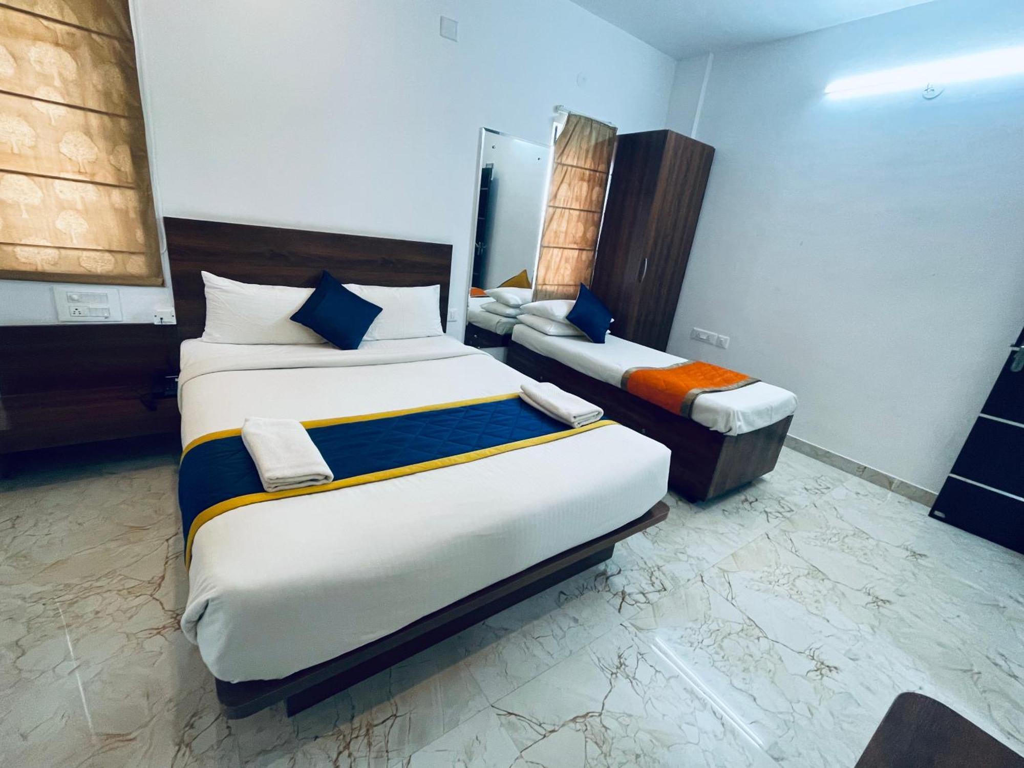Keerthis Royal Suites - Near International Airport Terminal 1 And 2 Yelahanka Экстерьер фото