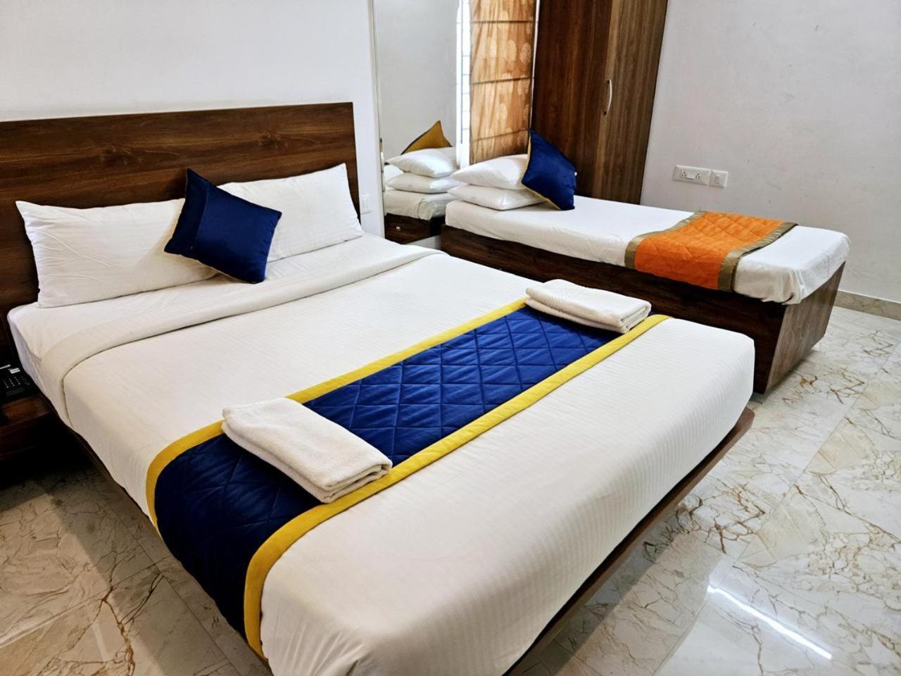 Keerthis Royal Suites - Near International Airport Terminal 1 And 2 Yelahanka Экстерьер фото